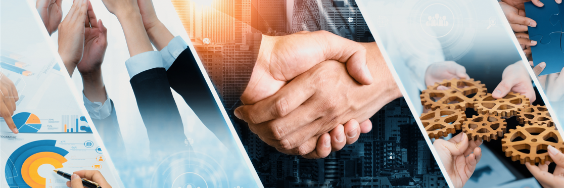 Collage mit Geschäftsanalyse, Teamarbeit, Handschlag, Zahnrädern und Puzzle-Elementen – symbolisiert strategisches Human Resource Management, Kooperation und gemeinsame Zielverfolgung